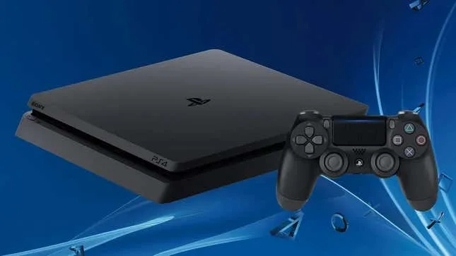 Une PS4 et DualShock 4.