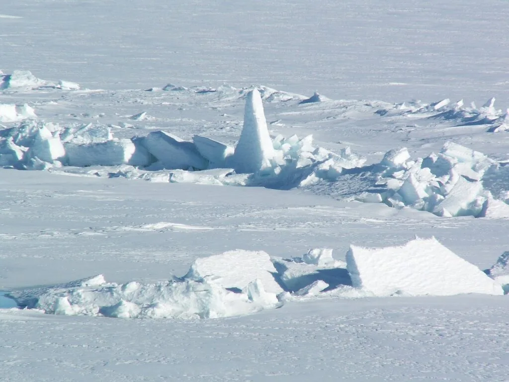 Combiner les connaissances autochtones et l’IA pour favoriser des déplacements plus sûrs sur la glace